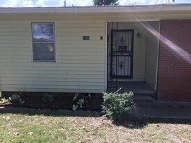 165 Pleasant Ct in Jackson, MS - Building Photo