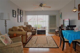 4337 Tahitian Gardens Cir, Unit F in Holiday, FL - Building Photo - Building Photo