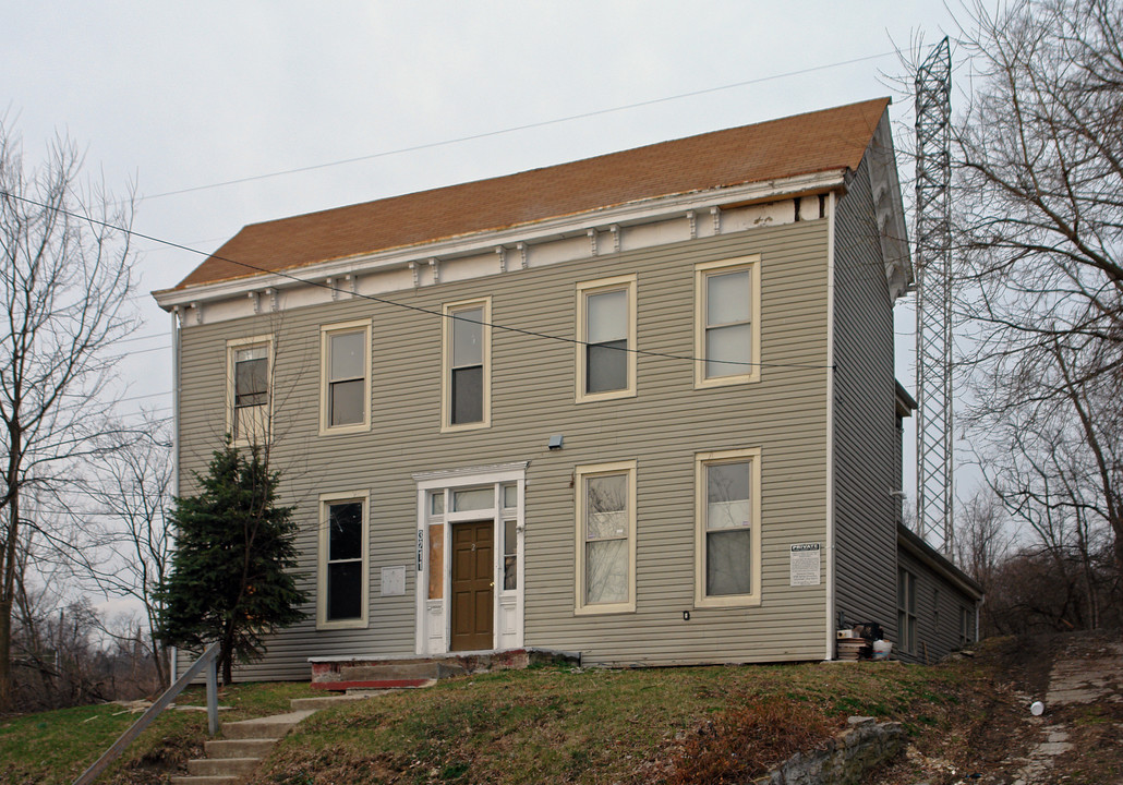 3211 Beresford Ave in Cincinnati, OH - Building Photo