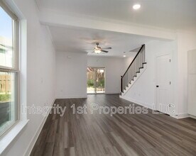 8827 N Helena Ave in Kansas City, MO - Building Photo - Building Photo