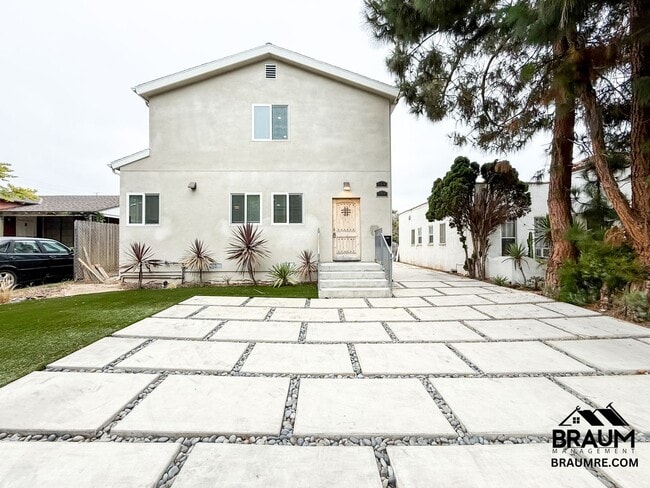 1622 S Carmelina Ave in Los Angeles, CA - Building Photo - Building Photo