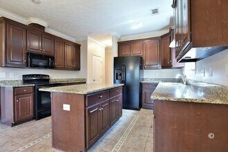 7915 Green Glen Dr in Columbus, GA - Building Photo - Building Photo