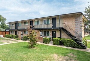 340 Custer Rd in Richardson, TX - Building Photo