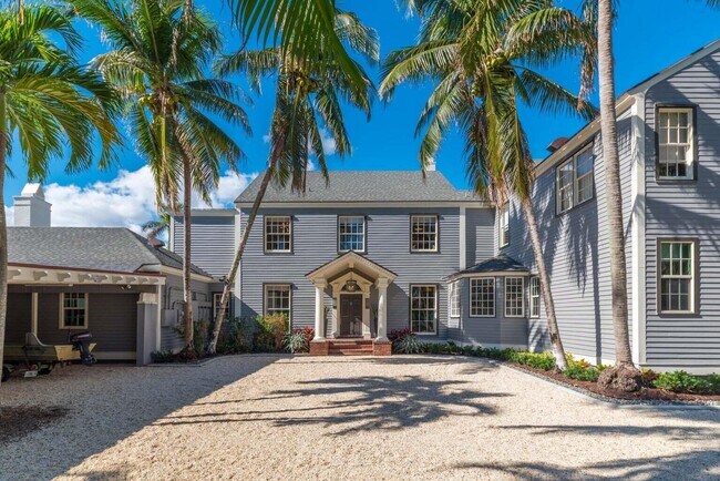 15 S Lake Trail in Palm Beach, FL - Building Photo - Building Photo