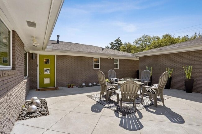 property at 102 N Dabney Dr