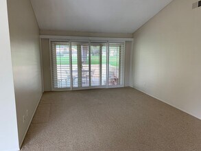 6130 Village 6 in Camarillo, CA - Building Photo - Building Photo