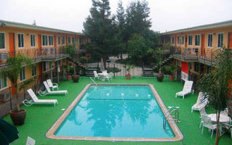 Redwood Hills Apartments