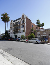 Serrano Club Apartments in Los Angeles, CA - Foto de edificio - Building Photo