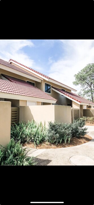 5105 Beachwalk Pl in Destin, FL - Building Photo