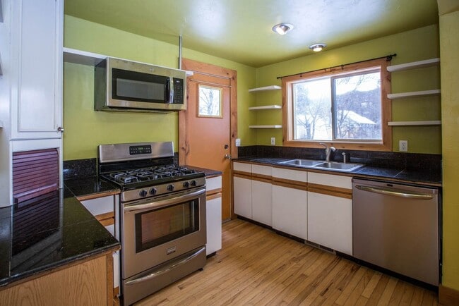 205 North Ave E in Missoula, MT - Building Photo - Building Photo