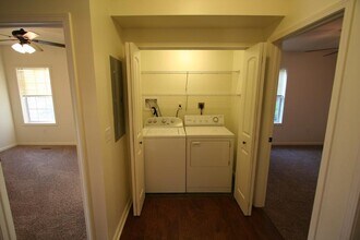 331 Concord Ave, Unit A in Greensburg, PA - Foto de edificio - Building Photo