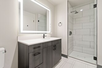 160 N Ada St in Chicago, IL - Building Photo - Building Photo