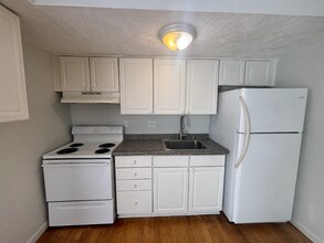 3522 Kenbrooke Ct in Kalamazoo, MI - Building Photo - Building Photo