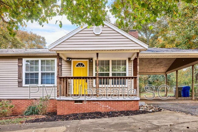 28 Pine Grove Ln in Greenville, SC - Building Photo - Building Photo