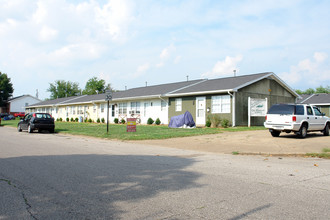 Cottage Apartments in Evansville, IN - Building Photo - Building Photo