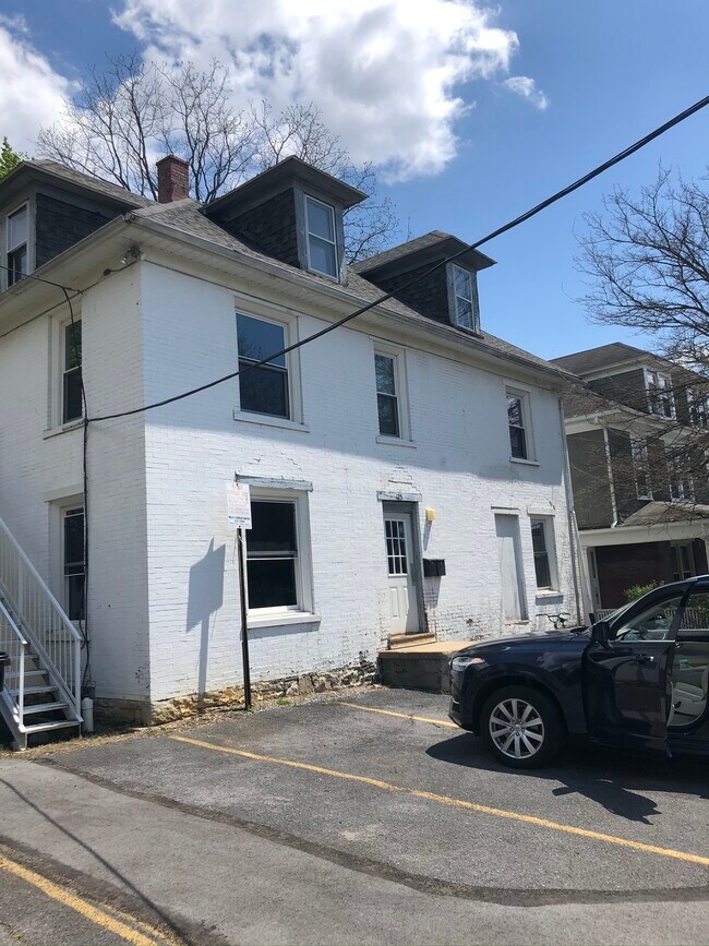 125 N Gill St in State College, PA - Building Photo - Building Photo