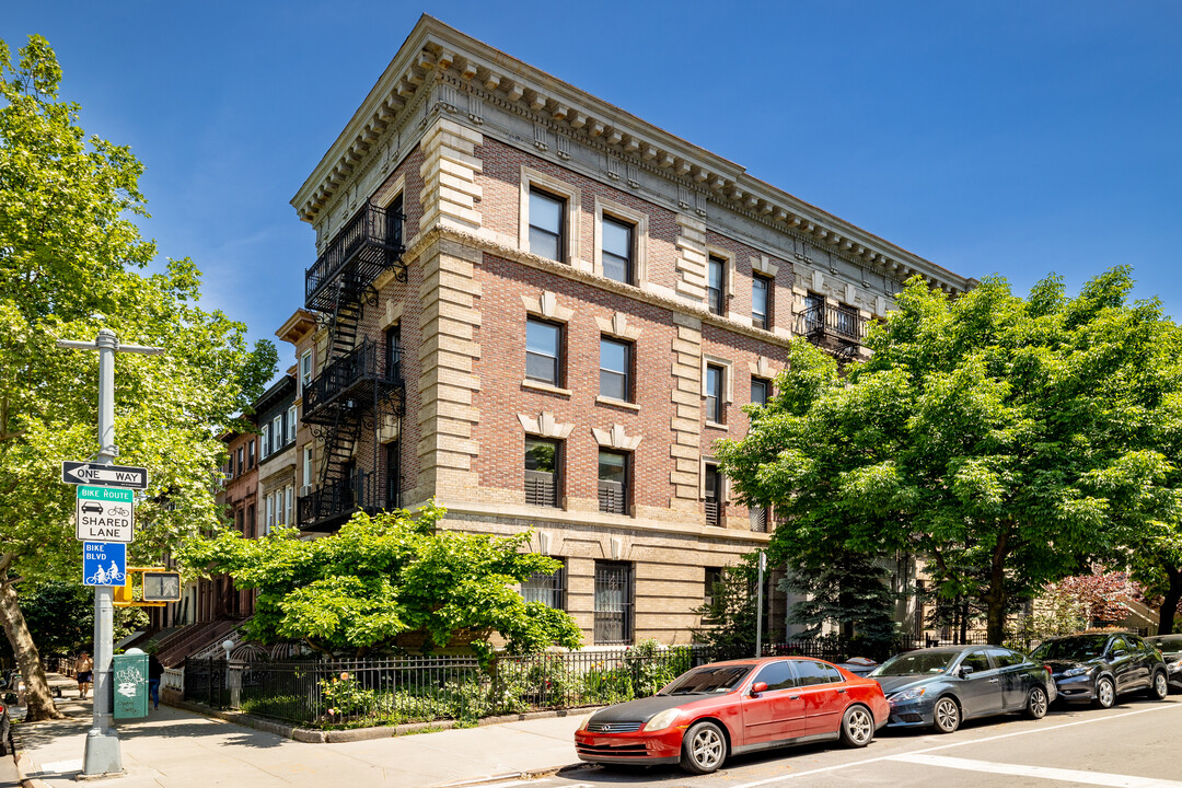 361 Sterling Pl in Brooklyn, NY - Building Photo