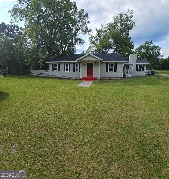 119 E Wacona Dr in Waycross, GA - Building Photo - Building Photo