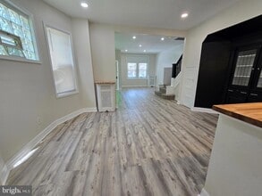 5052 N Warnock St in Philadelphia, PA - Building Photo - Building Photo