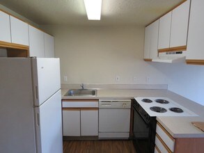 5222 SE Holgate Blvd in Portland, OR - Foto de edificio - Building Photo