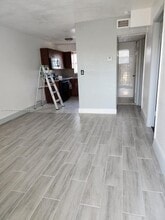 715 NW 7th Ave in Hallandale Beach, FL - Building Photo - Building Photo