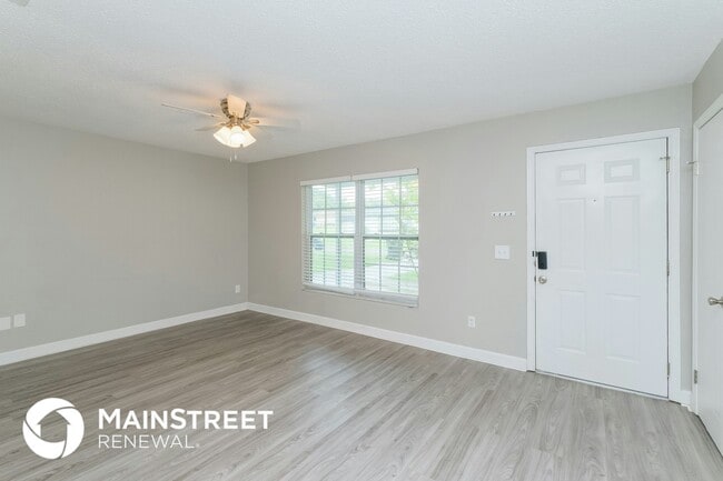 2304 Leonard Dr in Seffner, FL - Foto de edificio - Building Photo