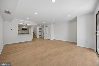 30 N Waterloo Rd in Devon, PA - Building Photo - Building Photo