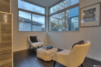 2429 NW 60th St in Seattle, WA - Building Photo - Building Photo