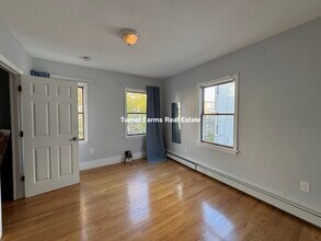 40 Plymouth St, Unit 2 in Cambridge, MA - Building Photo - Building Photo