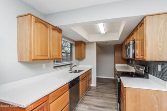 977 Beacon St NW in Palm Bay, FL - Building Photo - Building Photo