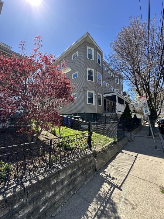 76 Perkins St (Private Bedroom) in Somerville, MA - Building Photo