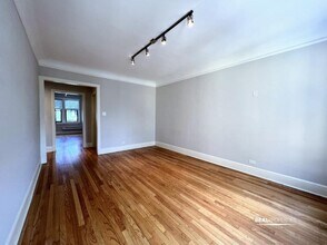 2323 N Rockwell St in Chicago, IL - Building Photo - Building Photo