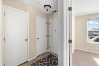 29 Foxglove Dr in Delran, NJ - Foto de edificio - Building Photo