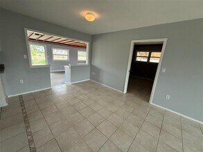 3236 Montclair Cir in North Port, FL - Building Photo - Building Photo