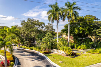 Boynton Landing Condominiums in Boynton Beach, FL - Building Photo - Building Photo