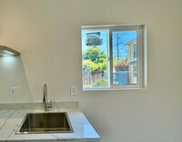 6115 Fremont St, Unit ADU in Oakland, CA - Building Photo - Building Photo