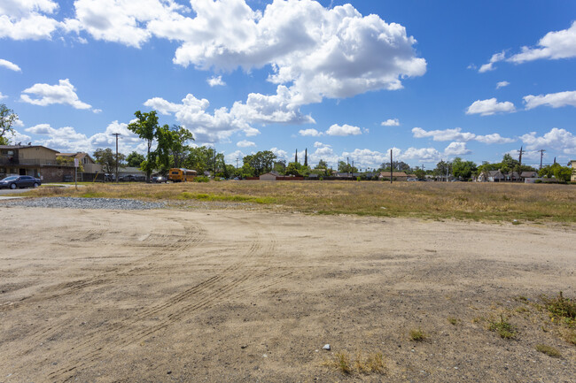 1605 E Vassar Ave in Fresno, CA - Building Photo - Building Photo