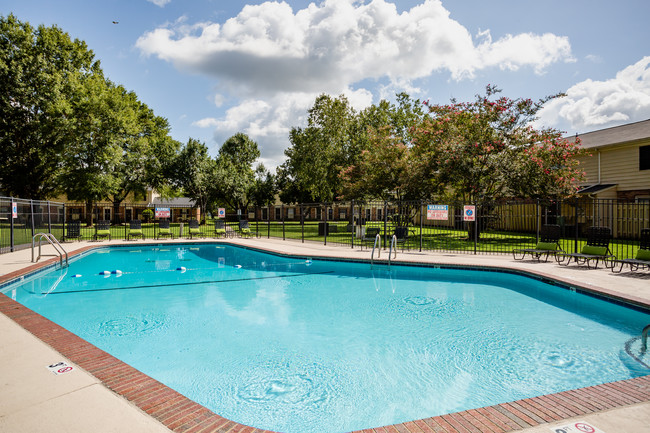 Colony Village in New Bern, NC - Building Photo - Other