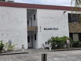 2514 Taylor St in Hollywood, FL - Building Photo