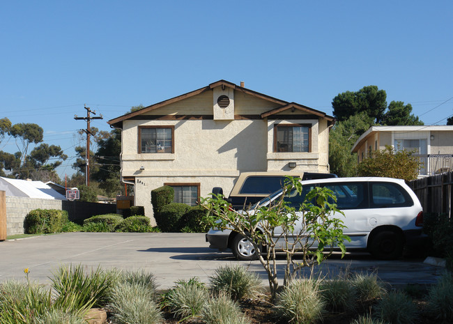 1061 Del Mar Ave in Chula Vista, CA - Building Photo - Building Photo