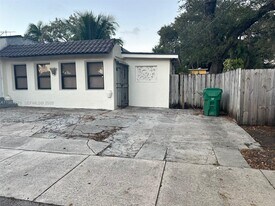 1101 NW 32nd Pl in Miami, FL - Building Photo