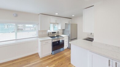 1478 Seacoast Dr in Imperial Beach, CA - Building Photo - Building Photo