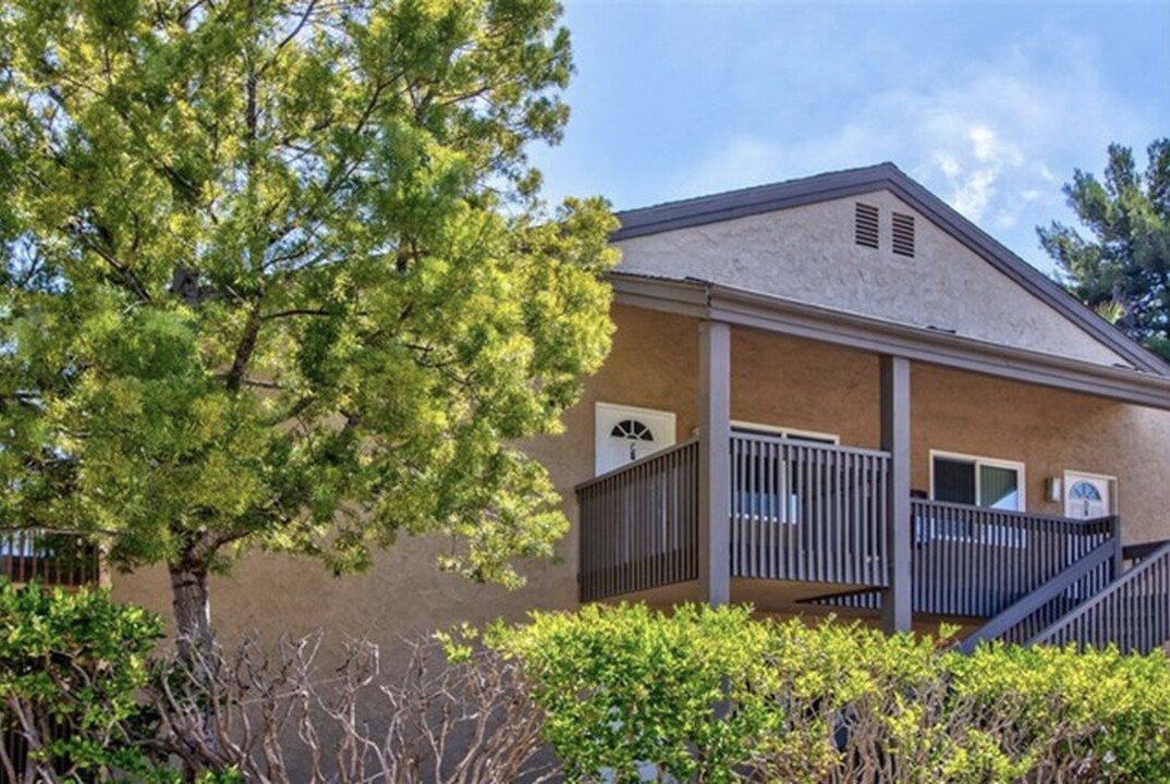 8644 Via Mallorca in San Diego, CA - Building Photo