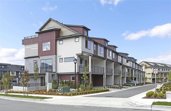 Westridge Townhomes - North in Issaquah, WA - Building Photo - Building Photo