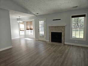 212 Longleaf Pines Dr in Raeford, NC - Building Photo - Building Photo