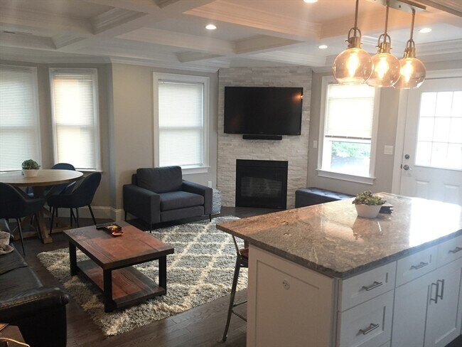 14 Bradley St. in Somerville, MA - Building Photo - Building Photo