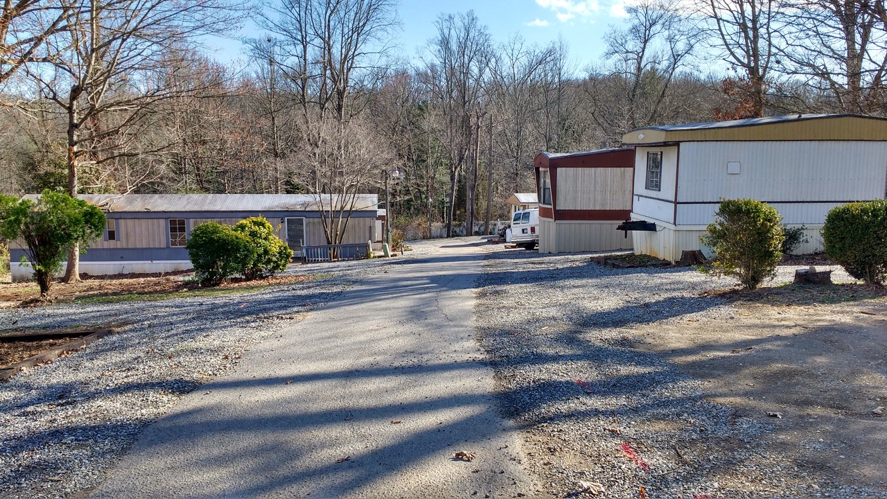 14 Quigley Dr in Asheville, NC - Building Photo