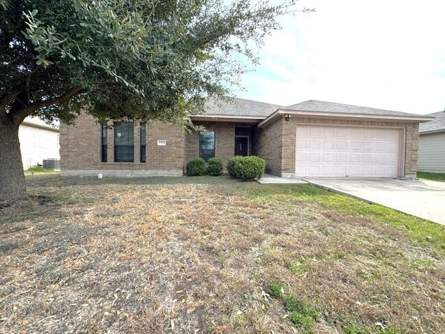 property at 1527 Woodlands Dr