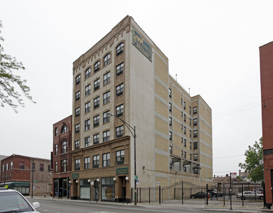 Lewis Towers in Chicago, IL - Building Photo