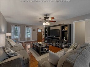 164 Prado Dr in Hurricane, WV - Building Photo - Building Photo